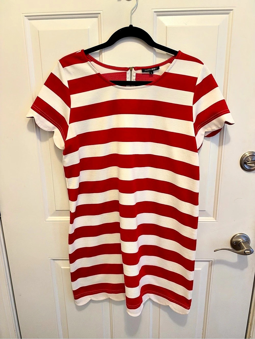 Paper Crown Striped Short Sleeve Top in Red & White Size Large Like New